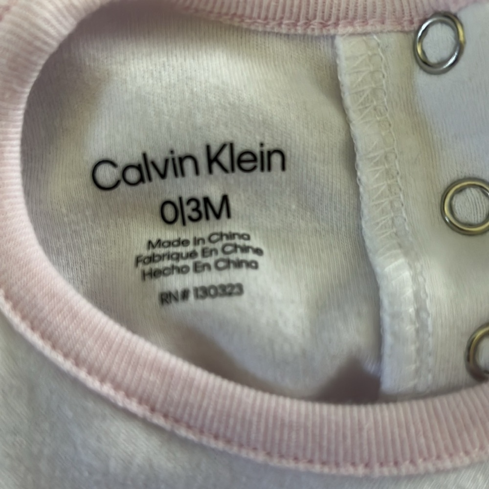 Calvin Klein short set - Picture 3 of 3